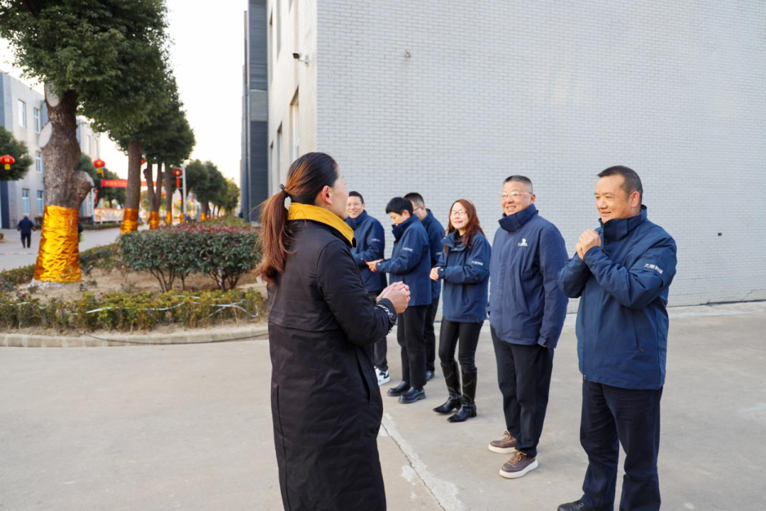 董事長(zhǎng)攜高管團(tuán)隊(duì)迎接員工開工大吉，共啟新程